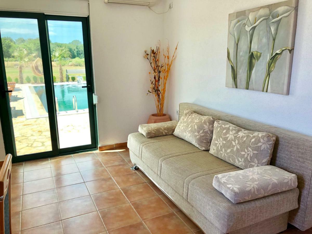 Apartments Lj Ούλτσιν Εξωτερικό φωτογραφία